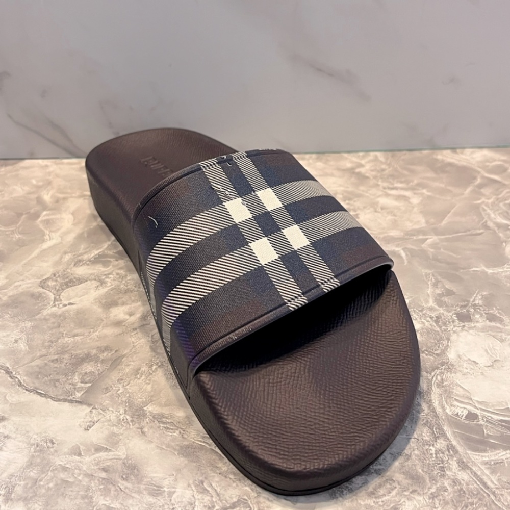 Burberry plaid slide sandal SINGLE SHOE left sz 37 / 7